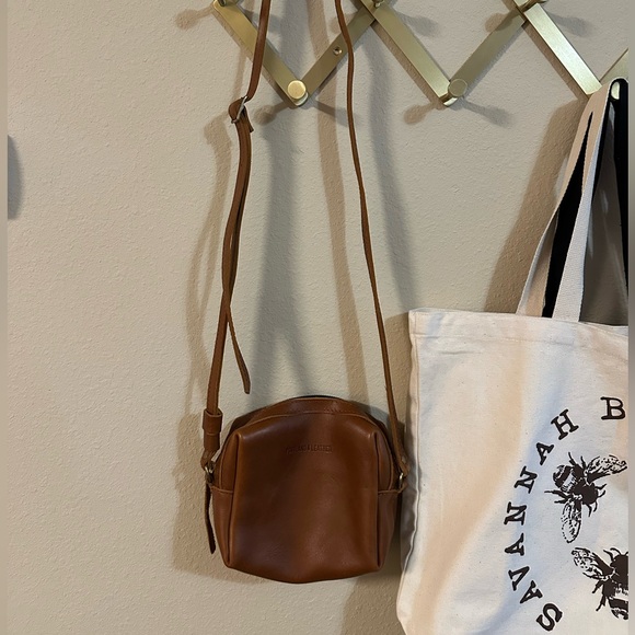 Portland Leather Cross Body - Picture 4 of 4